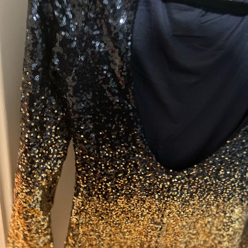 Dark navy/black and gold sequin dress with open back perfect for summer nightout - Picture 4 of 4